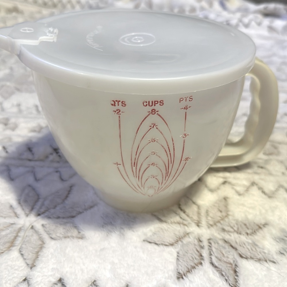 Vintage Tupperware mixing store measuring picture